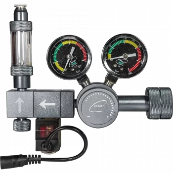 Präzises Feinnadelventil am Me Regulator Ultra für eine exakte Blasensteuerung im Aquascaping.